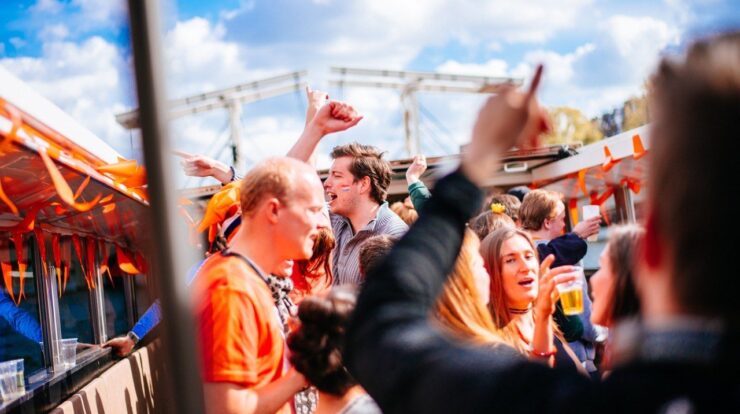 Koningsdag kings museumplein willem koninginnedag nederland oranje kleding kingsday vol heel reina fiesta kroning rey naranja maand annemarieke helemaal feast